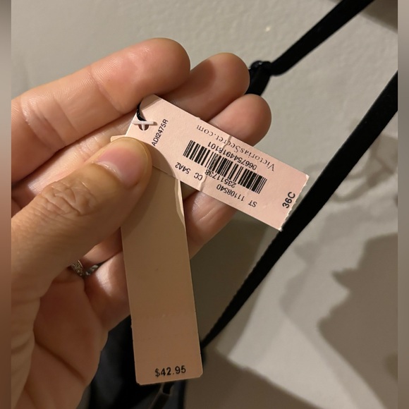 Perfect Black Bra 🖤 36C - Picture 4 of 4